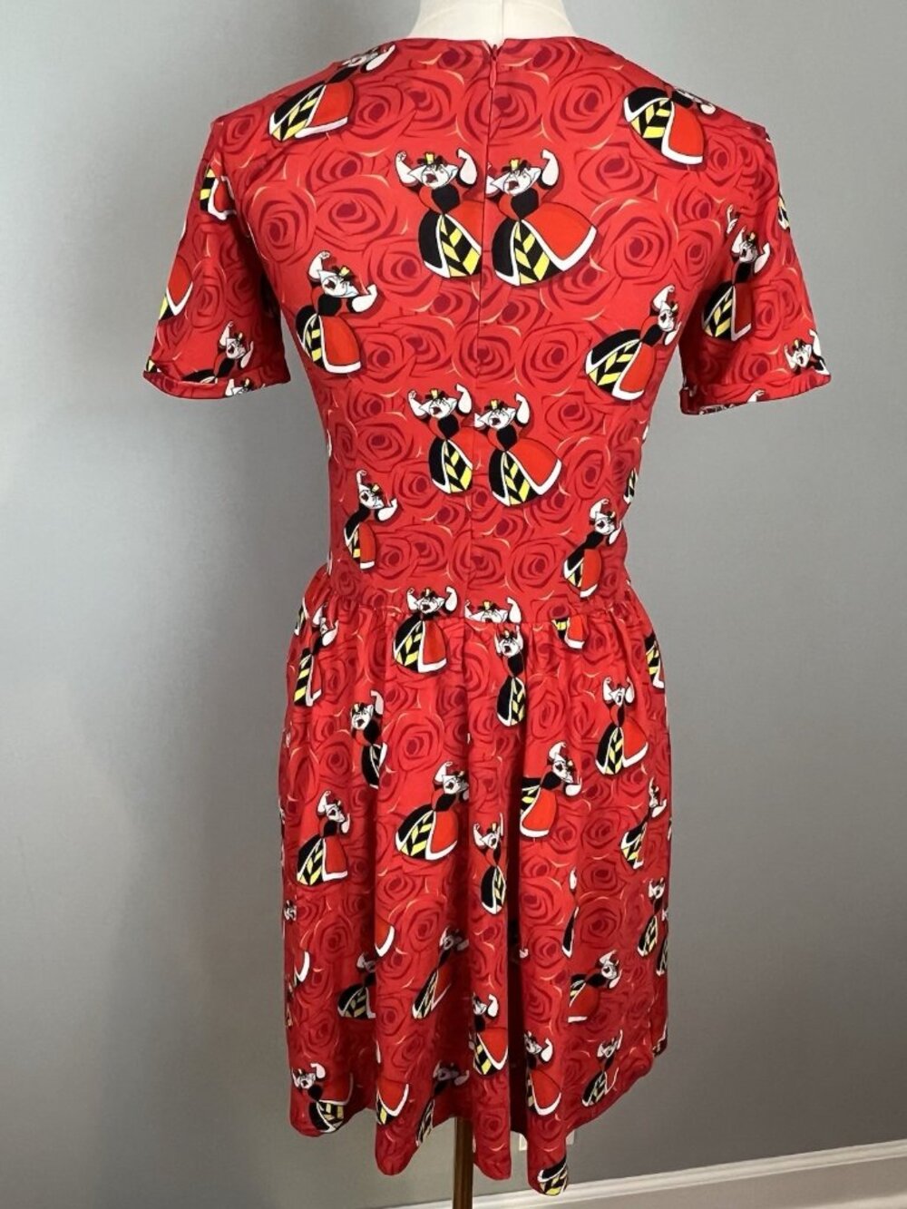 Disney Cakeworthy Alice in Wonderland Queen Of Hearts Dress Womens Small NWT - Picture 7 of 14